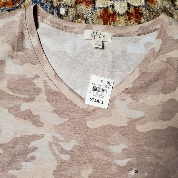 Style & Co Camouflage V-neck Tshirt in Tan - Picture 2 of 6